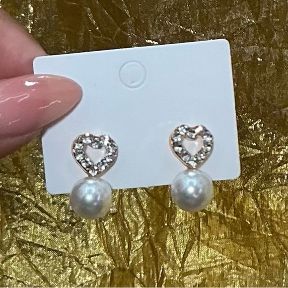 Jewelry - Gold Crystal Heart & Pearl Drop Earrings – Elegant Romantic Statement